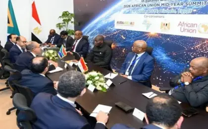 وزير الخارجية يلتقى نظيره الجنوب أفريقى على هامش منتدى العلمين أفريقيا