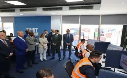 وزير النقل ونظيره التنزانى يتفقدان ميناء الإسكندرية ويبحثان دفع التعاون المشترك نحو الشراكة الاستراتيجية